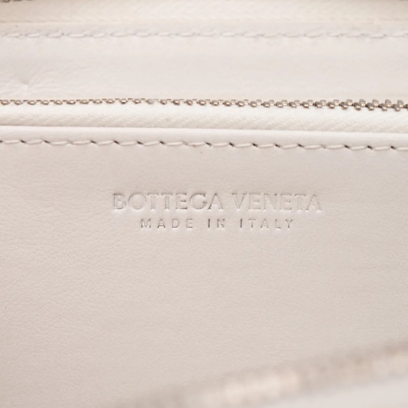 NEW Bottega Venetta White Zip Wallet - Picture 9 of 9